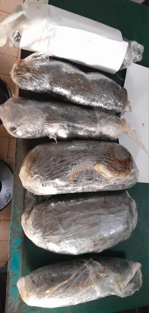 La douane Malagasy à l’aéroport de Nosy-Be intercepte un camerounais avec plus de 5kg de drogue dure