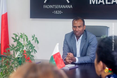 La Douane malagasy a rencontré les jeunes entrepreneurs du Programme Fihariana
