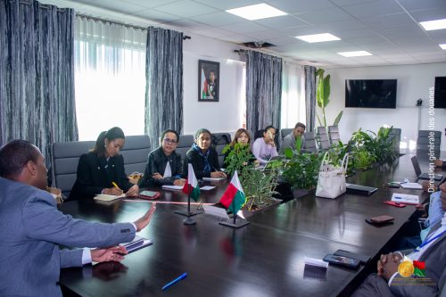 La Douane malagasy a rencontré les jeunes entrepreneurs du Programme Fihariana