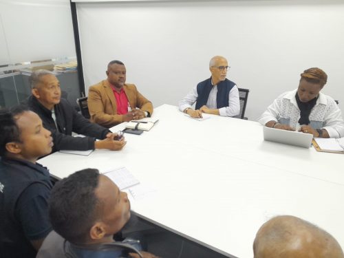 Nouvelle collaboration - Une rencontre de l'équipe du bureau des douanes d'Ivato et l'équipe du Service Vétérinaire