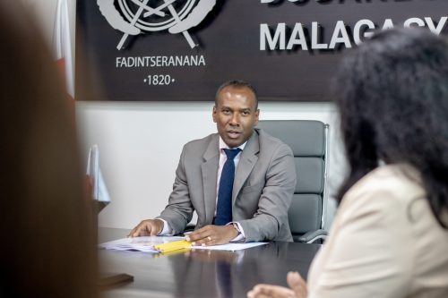 Le cadre de consultation douanière se met en place
