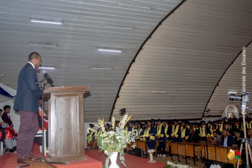 Le Directeur Général des Douanes, Parrain de la Promotion 'Antsiva' : prône l'excellence et l'engagement