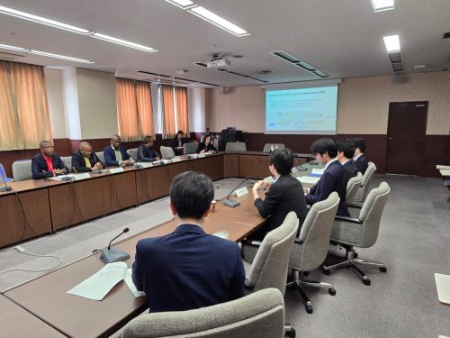 Une rencontre bilatérale entre la douane de Madagascar et la douane du Japon à Tokyo, au siège du Ministère des Finances du Japon