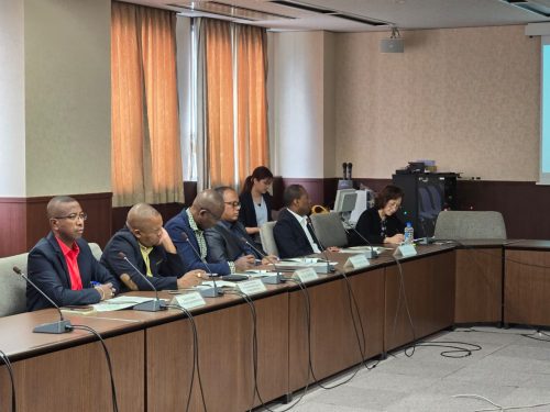 Une rencontre bilatérale entre la douane de Madagascar et la douane du Japon à Tokyo, au siège du Ministère des Finances du Japon