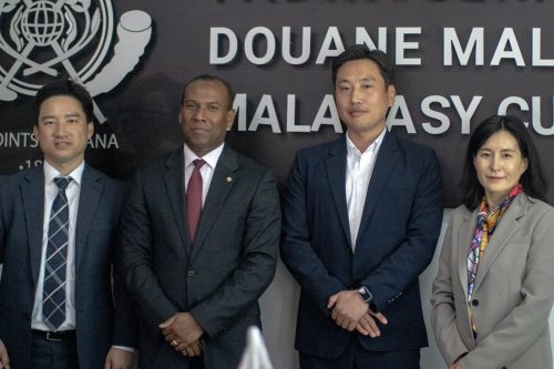 La société SAMSUNG reçue par le Directeur Général de la douane