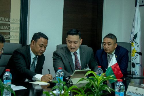 Affaire de trafic des lémuriens et tortues - Coopération Transnationale : Le DSI et la Douane Malagasy unissent leurs Force
