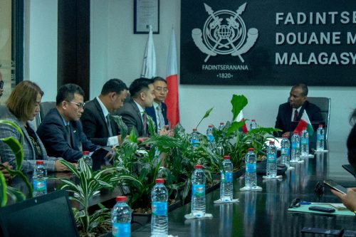 Affaire de trafic des lémuriens et tortues - Coopération Transnationale : Le DSI et la Douane Malagasy unissent leurs Force