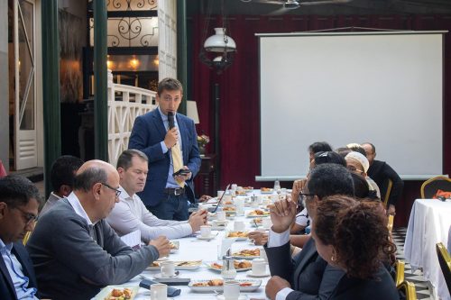 Rencontre conviviale entre la Douane et les Industriels