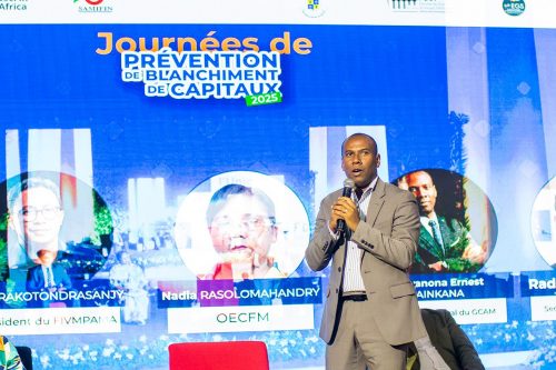 Le Directeur général des Douanes a participé à la conférence-débat dans le cadre de la Journée dédiée à la prévention du blanchiment d’argent