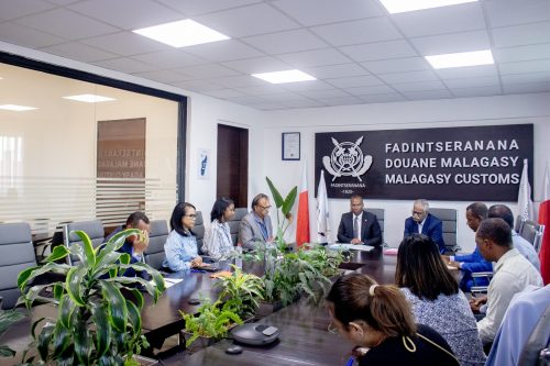 Restitution des 25,5 kg d'or : signature du PV entre les Douanes Malagasy et Mauriciennes
